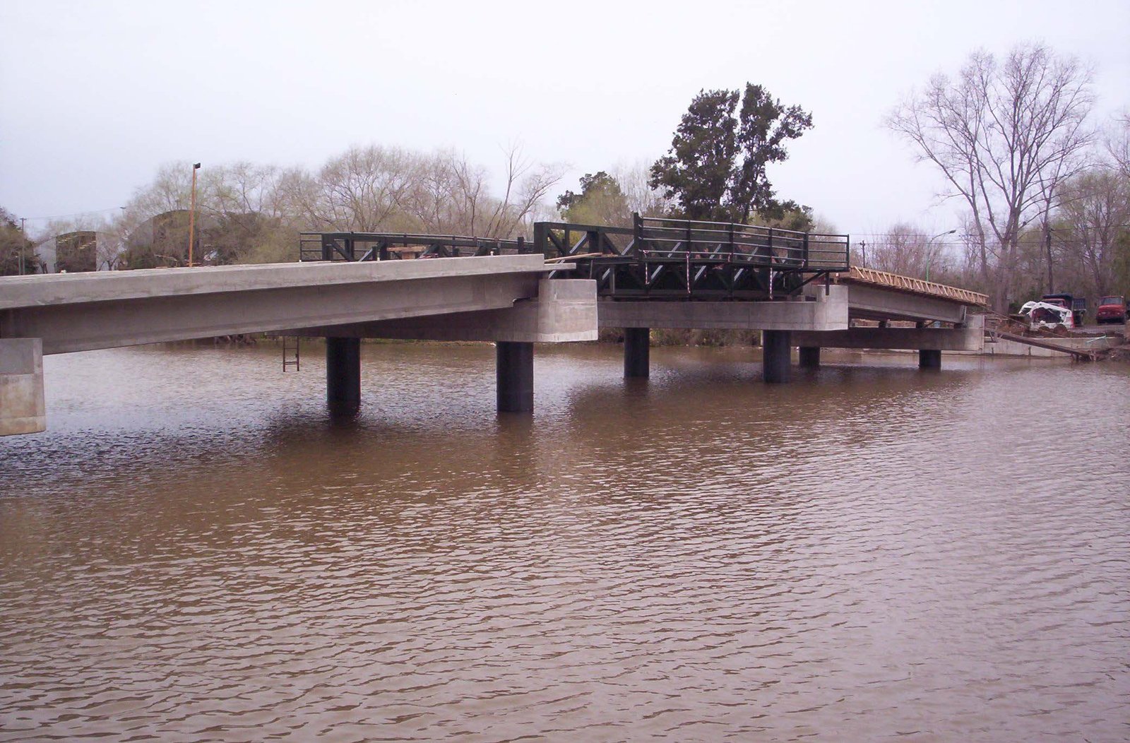 Francisco Lavigne s.a. Ingeniería y Fabricación Puente peatonal Municipalidad de Tigre